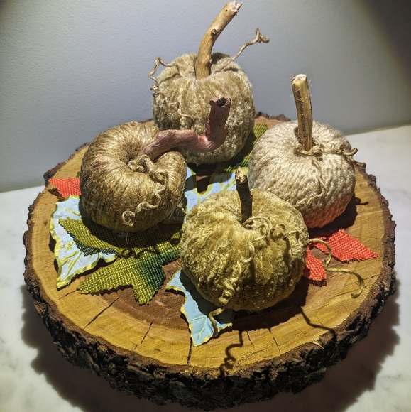 Primitive Fall Decor / Handmade Pumpkin / Yarn Pumpkin - Picture 3 of 9